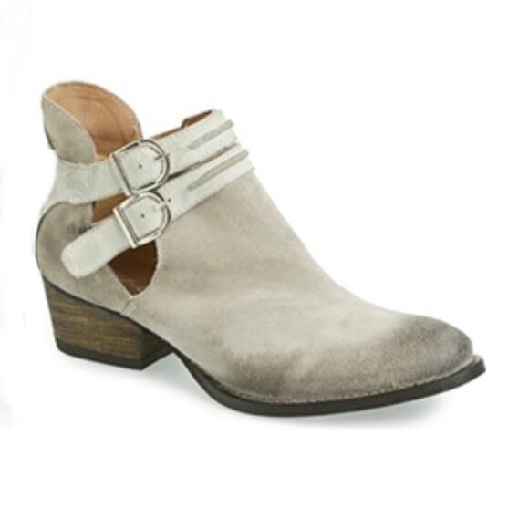 Rebels Shoes - REBELS | Boho Booties Beige Distressed Look Ankle Boots Dual Buckles | Size 8